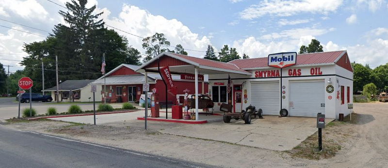 Smyrna Gas & Oil - 2019 Street View (newer photo)